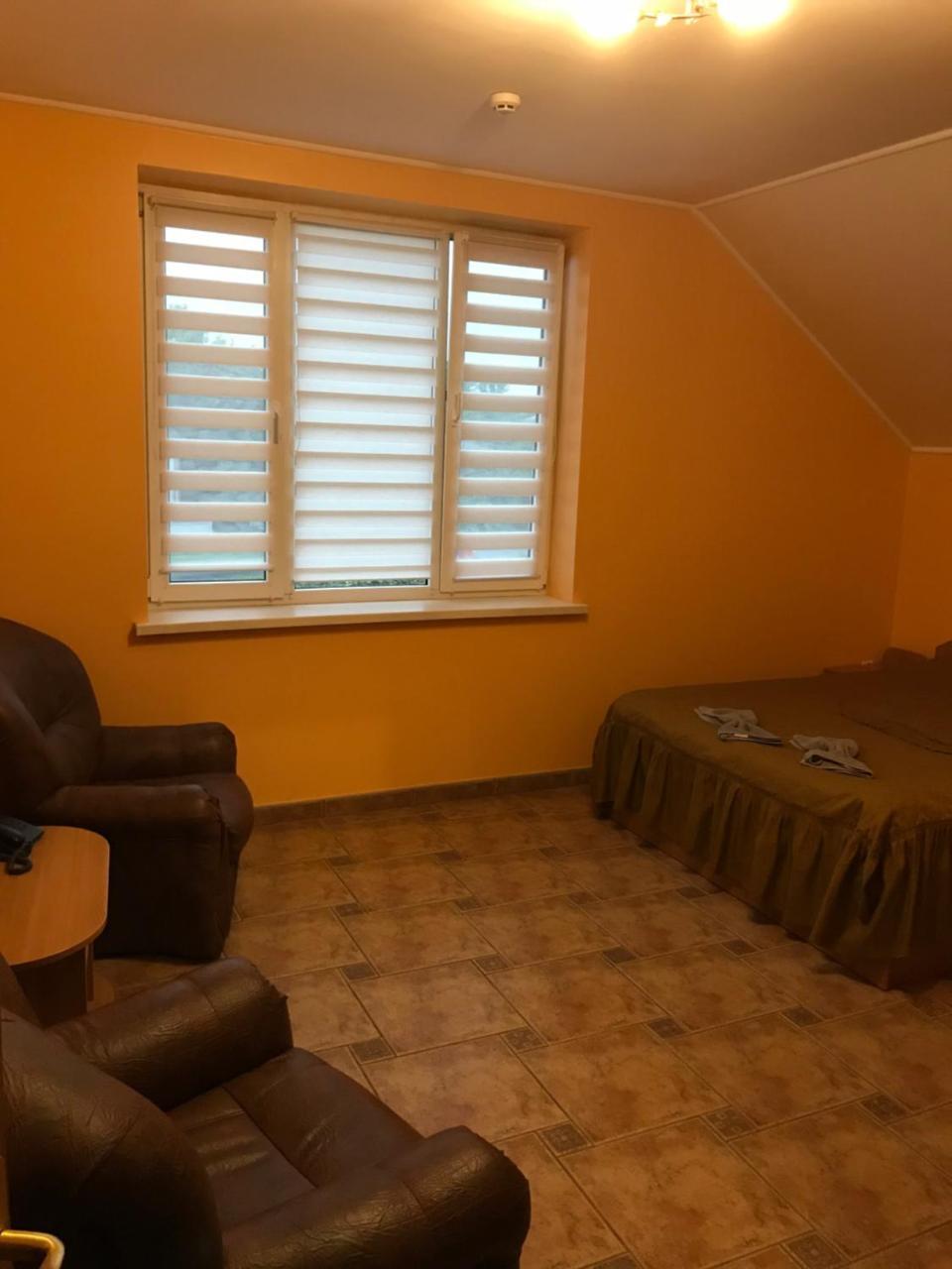 Hotel Rava-Ruska Kültér fotó