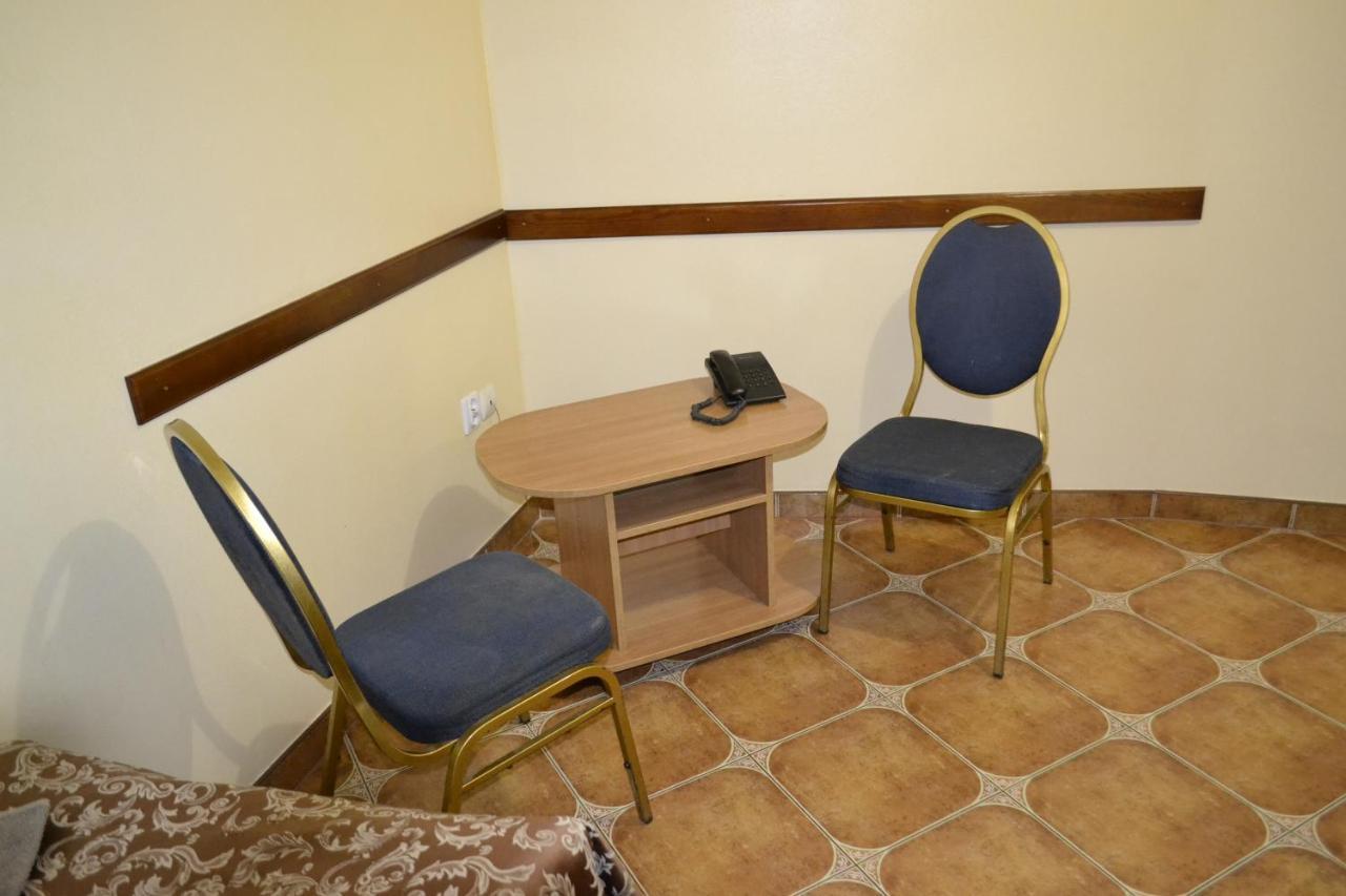 Hotel Rava-Ruska Kültér fotó